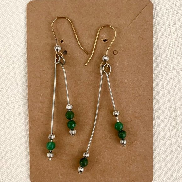 Handcrafted Womens Dangling Earings with Green Natural Stone Beads - Picture 6 of 7